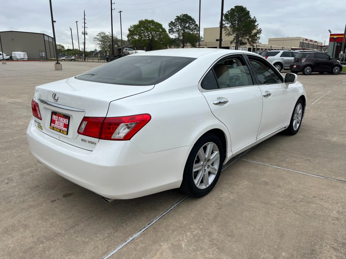 2007 white /TAN Lexus ES 350 (JTHBJ46G472) , Automatic transmission, located at 14700 Tomball Parkway 249, Houston, TX, 77086, (281) 444-2200, 29.928619, -95.504074 - Photo#6